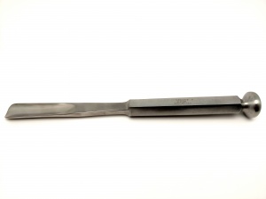 Долото хирургическое с 6-ти гранной ручкой желобоватое, 15 мм